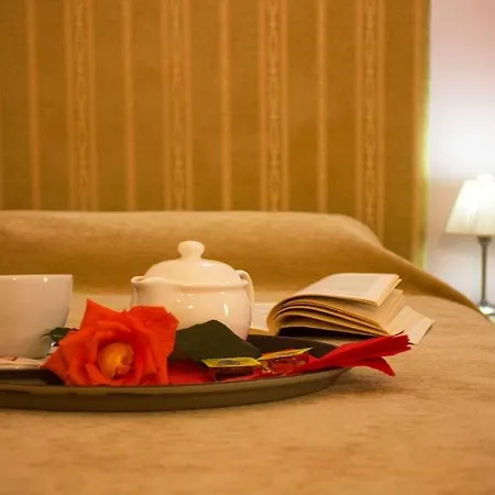 Otel Theranda Boutique 3*