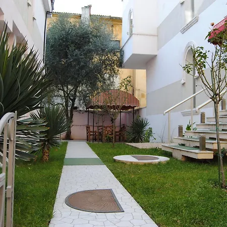 Theranda Boutique Hotel 3*