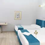 Theranda Boutique Hotel 3*