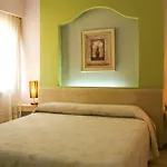 Hotel Theranda Boutique 3*