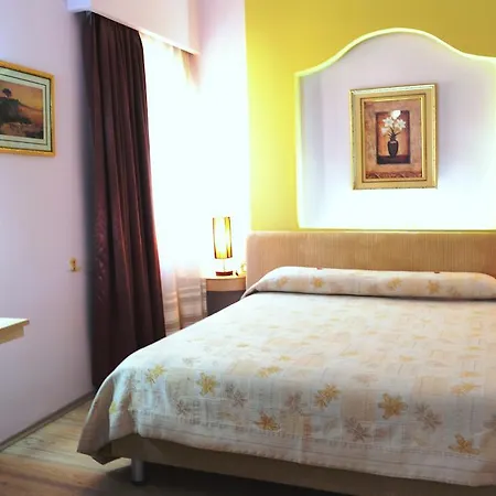 Theranda Boutique 티라나