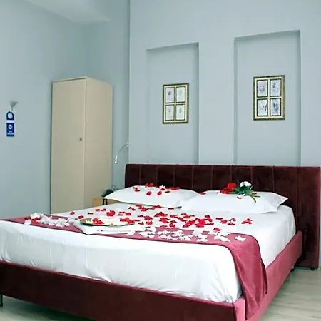 Theranda Boutique Тирана