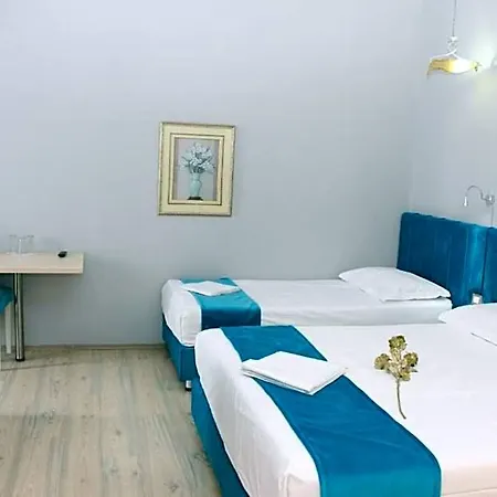 Theranda Boutique Hotel 3*