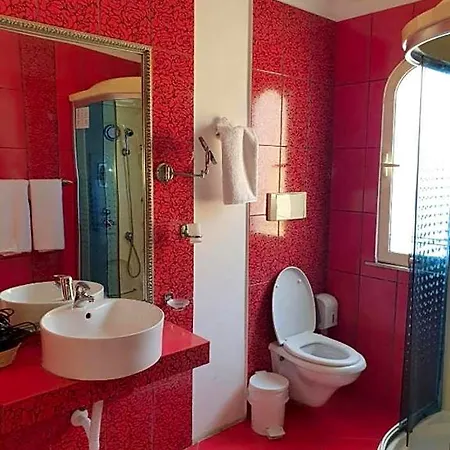 فندق Theranda Boutique تيرانا