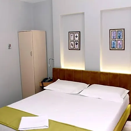 Theranda Boutique Hotel 3*