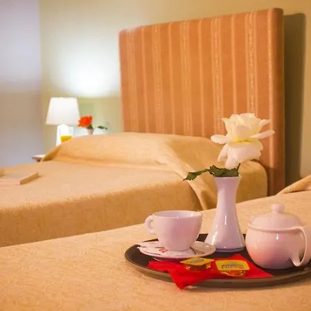 Theranda Boutique 3* 티라나