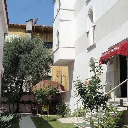 Theranda Boutique 티라나