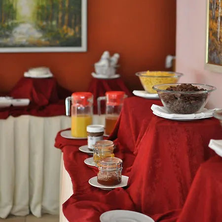 Theranda Boutique