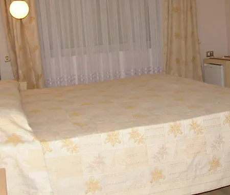 Theranda Boutique