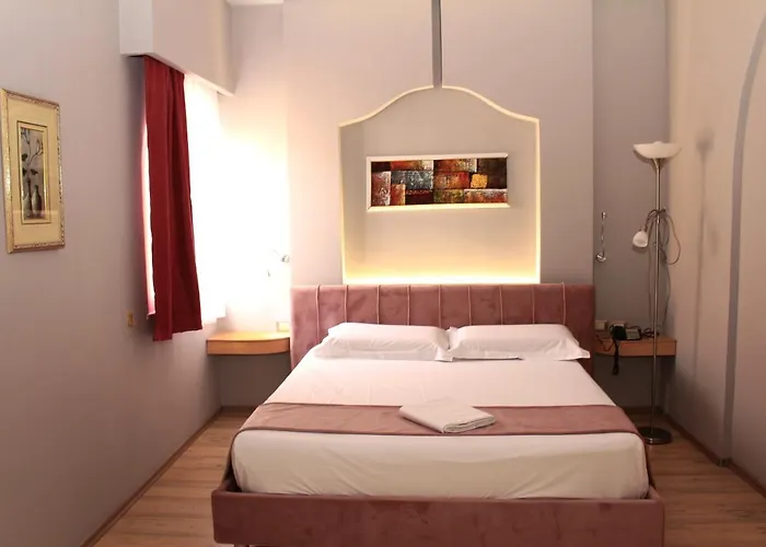 מלון Theranda Boutique 3*