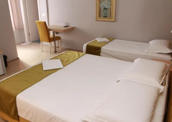 Theranda Boutique טיראנה