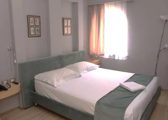 Отель Theranda Boutique