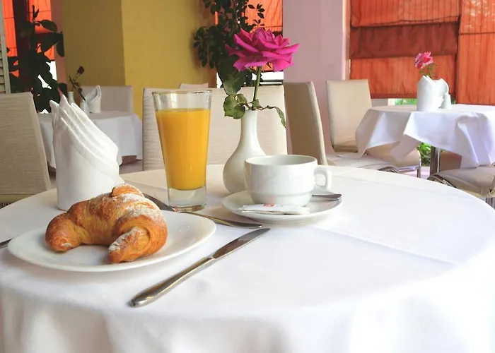 Theranda Boutique טיראנה