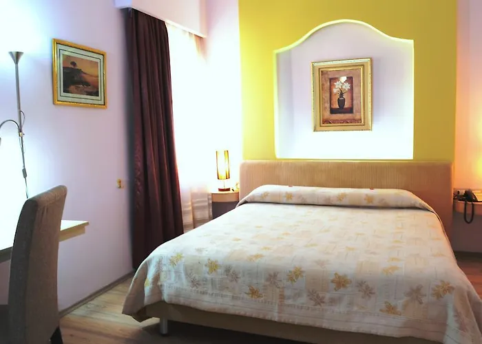 Theranda Boutique טיראנה