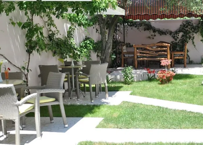 Theranda Boutique 3* Tirana