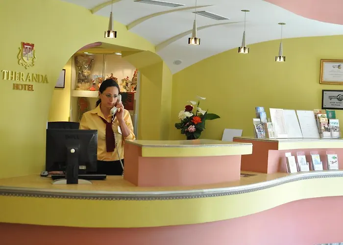 فندق Theranda Boutique 3*